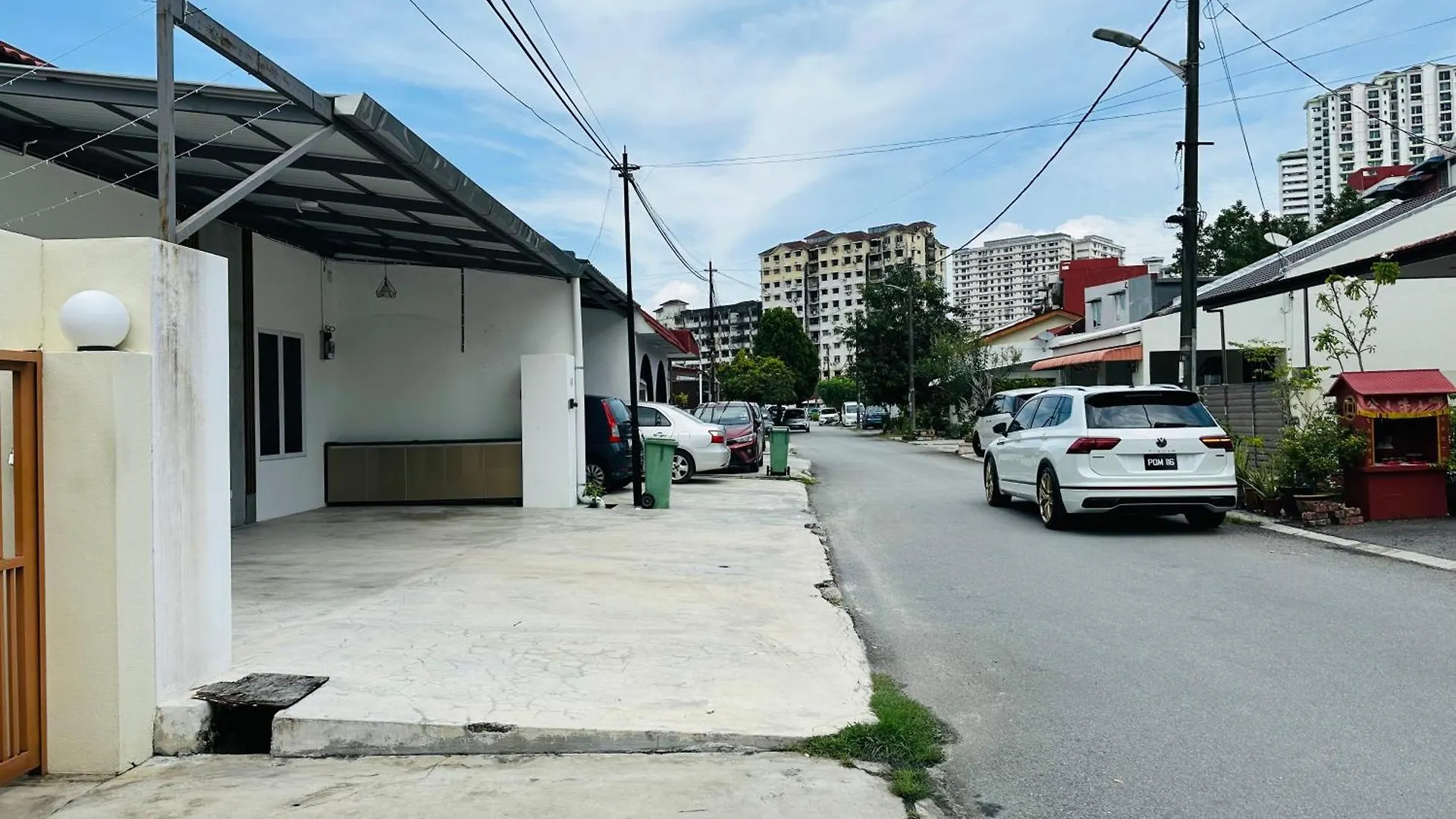 New! 10Pax Special 1,5 Storey Semi-D In Georgetown 70 Inch Smart Tv George Town