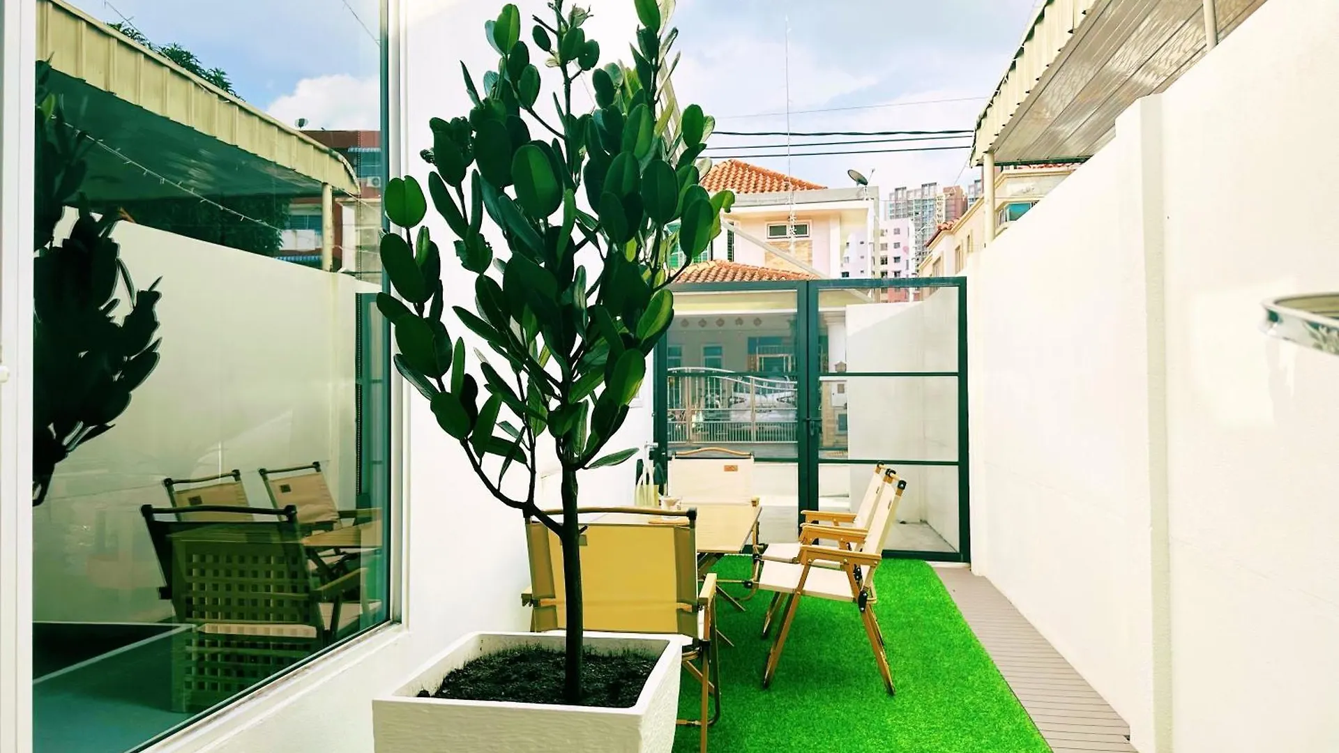 New! 10Pax Special 1,5 Storey Semi-D In Georgetown 70 Inch Smart Tv 0*, George Town Malásia