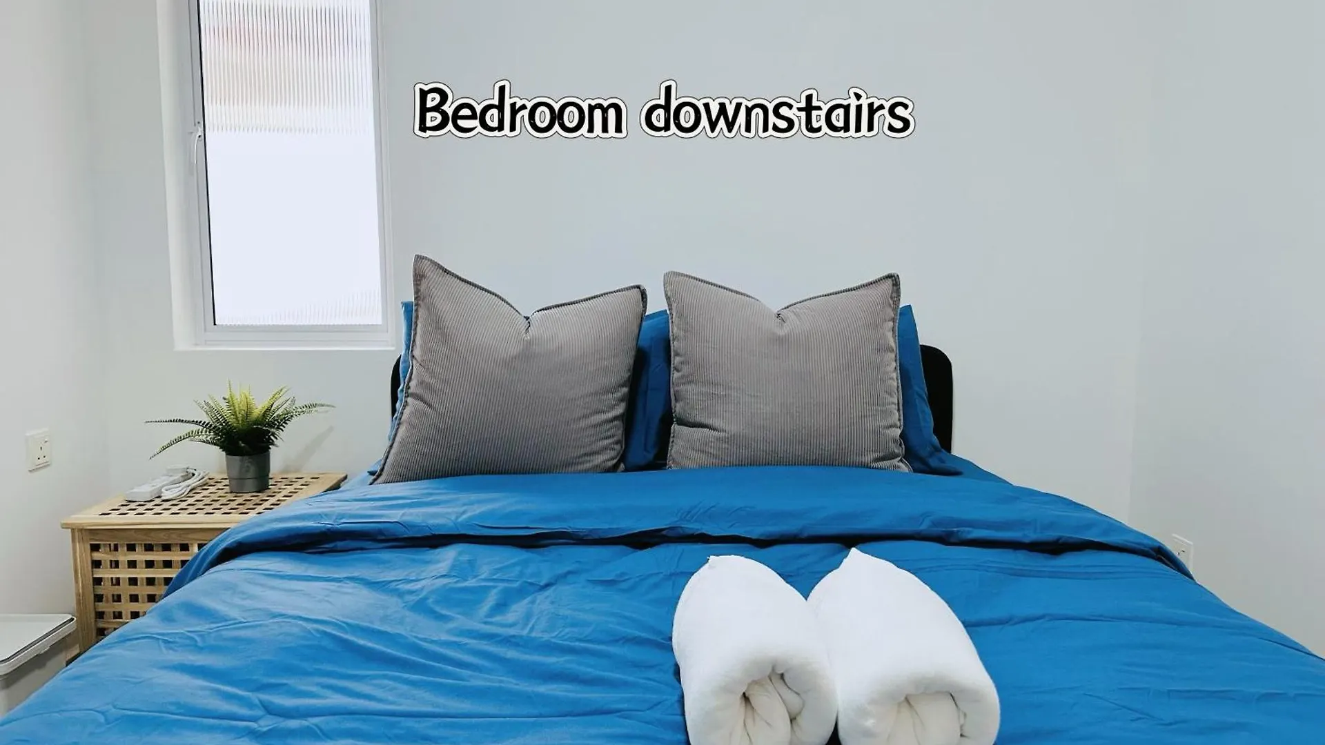 Casa de Férias New! 10Pax Special 1,5 Storey Semi-D In Georgetown 70 Inch Smart Tv Malásia