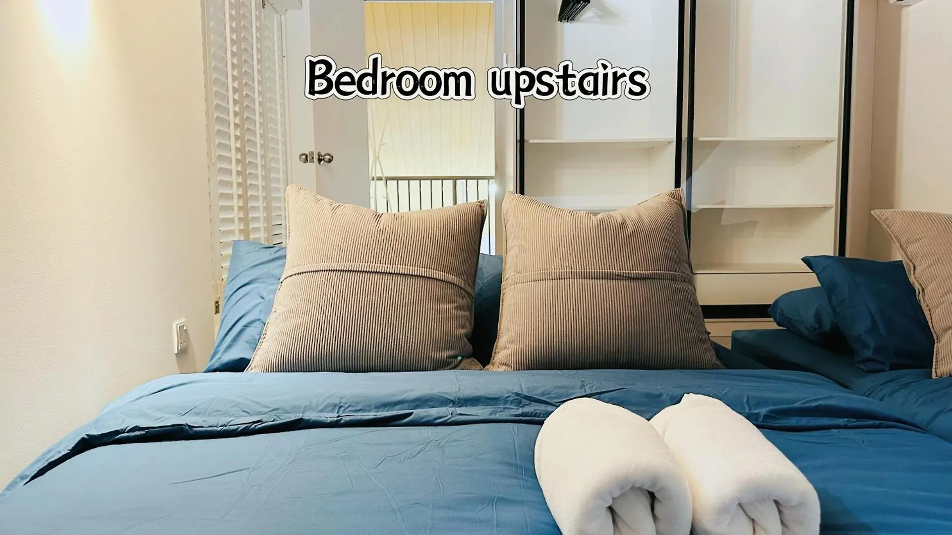 Casa de Férias New! 10Pax Special 1,5 Storey Semi-D In Georgetown 70 Inch Smart Tv